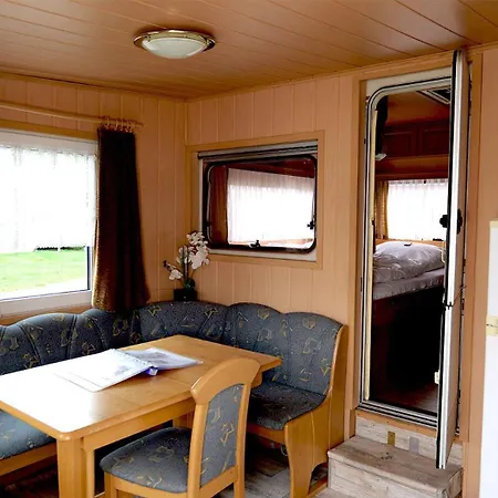 Wohnwagen 1009 Campsite *